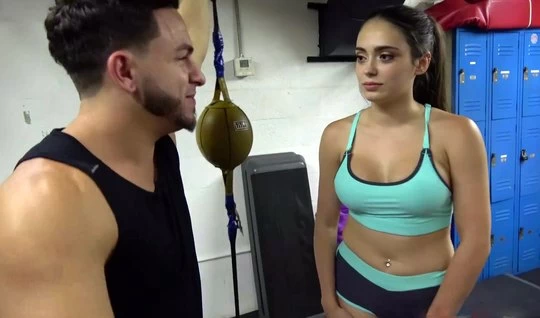 Ujizz Hot workout with a chick with big boobs